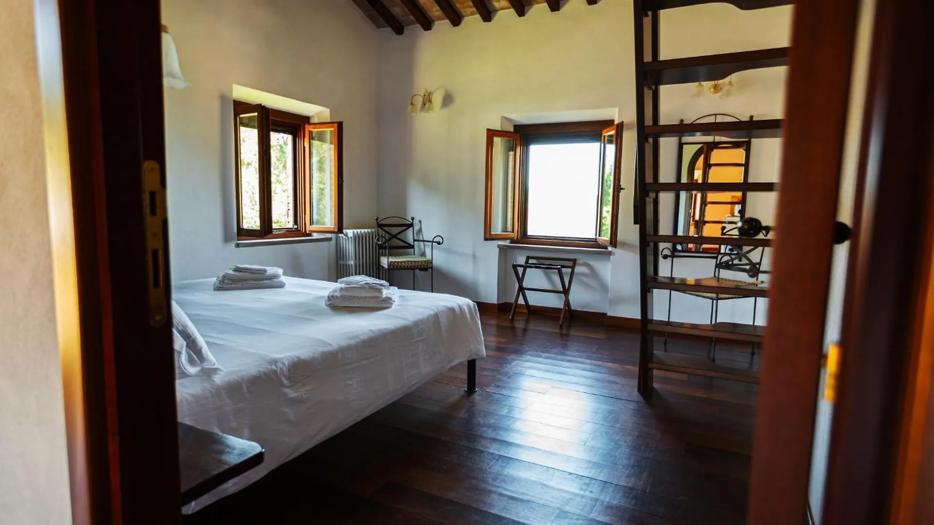 Agriturismo Aia Leccioni Micciano Italy