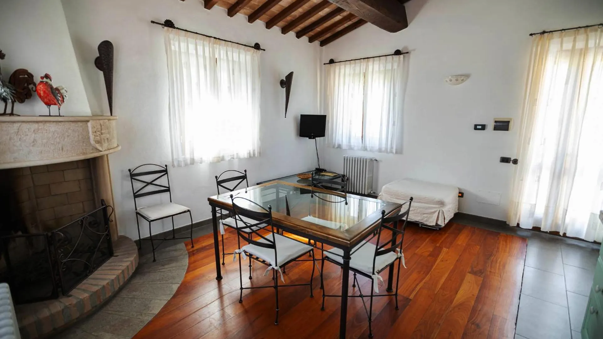 Agriturismo Aia Leccioni Micciano 0*,